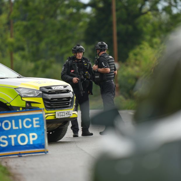 Policía acude al aeropuerto de Faiford